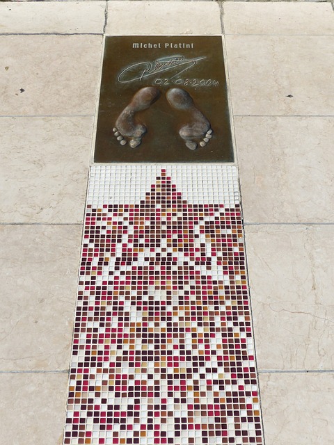 通过稳固的 通过稳固的